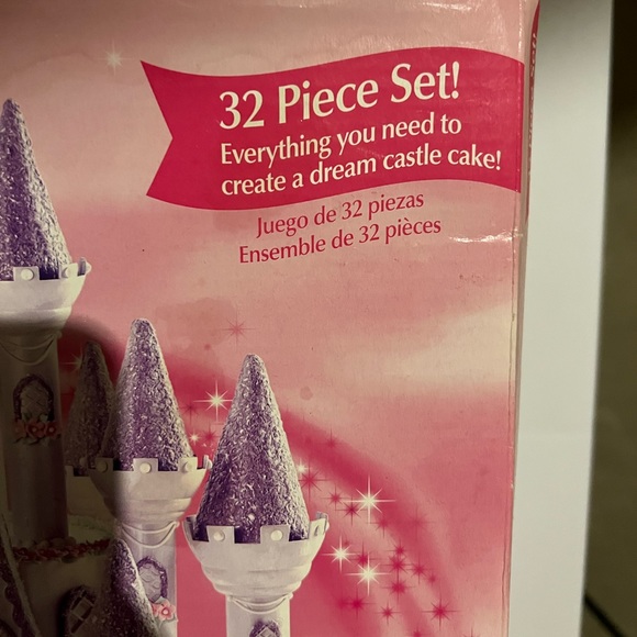 NWT Castle Cake Set - Picture 4 of 4